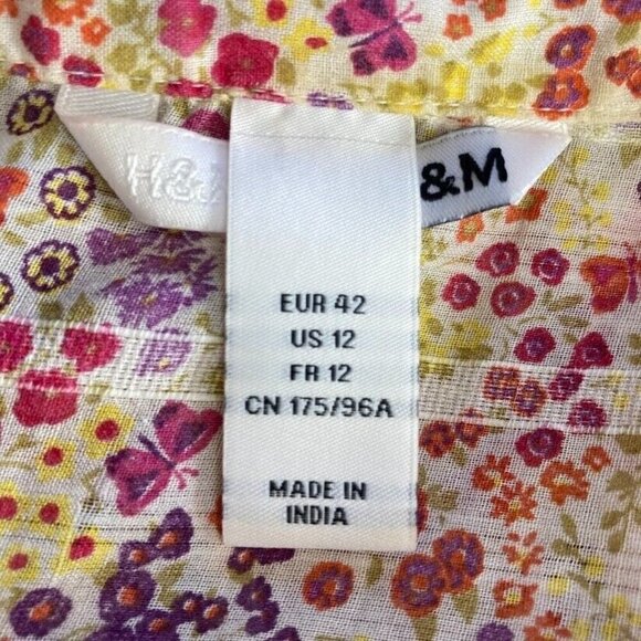 H&M Cap Sleeve Ditsy Floral Print Split Neck Button Up Shirt Size 12 - Picture 4 of 6